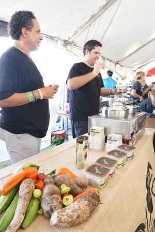 Viandé revives your grandma's plantain soup (and many other varieties) and makes it easy to store and have whenever the craving strikes.